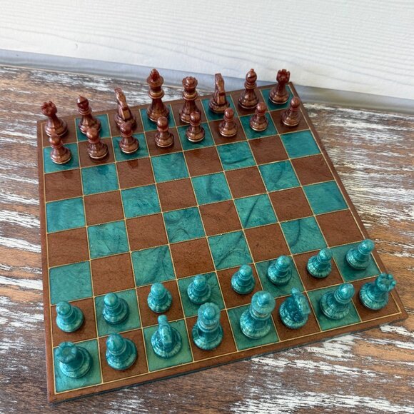 Brown and Peacock Green-Blue Chess Board Game with Velvet Bag 32 pieces - Picture 7 of 9